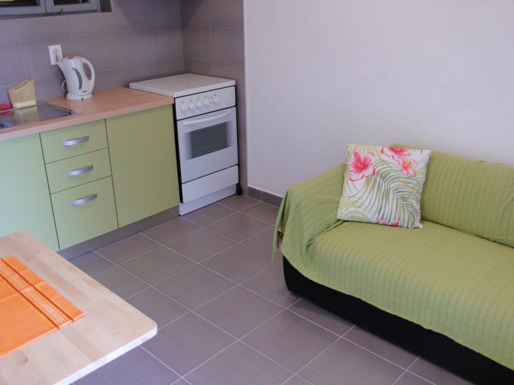 Gdinj Apartments Sonija מראה חיצוני תמונה