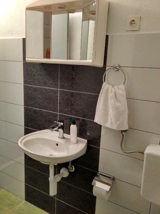 Gdinj Apartments Sonija מראה חיצוני תמונה